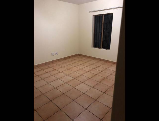 2 BEDROOM APARTMENT FOR SALE IN CRYSTAL PARK